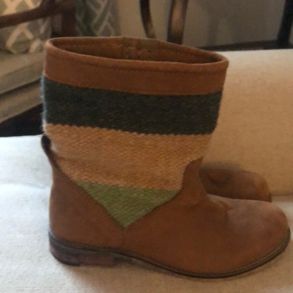 Cute boots! - Picture 1 of 4